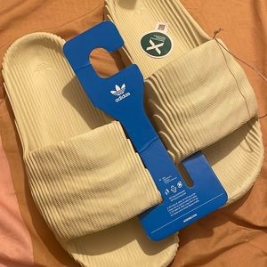 Brand New Adidas Adilette 22 Slides